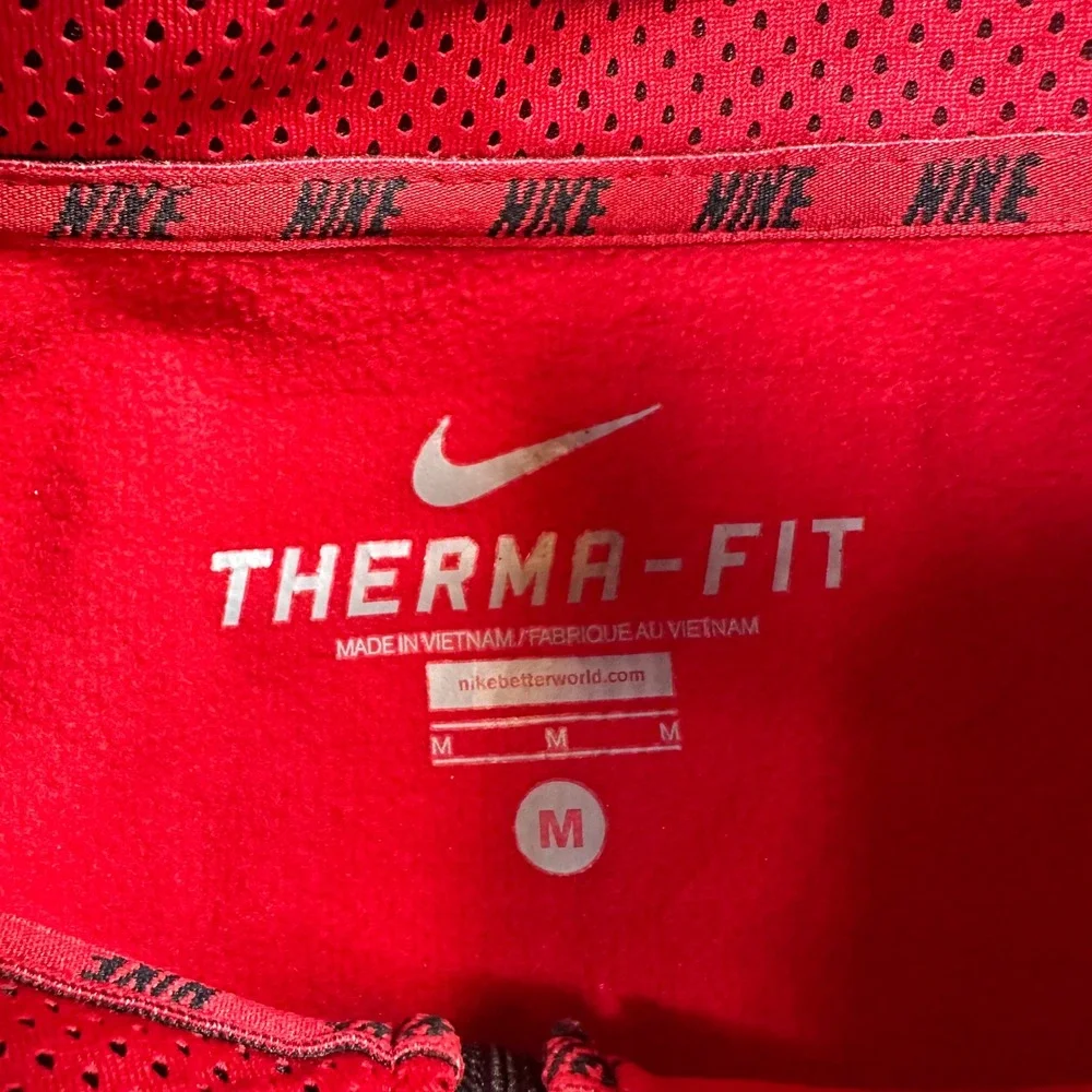 Nike Therma-FIT Quarter Zip Pullover Mens Medium Red   Performance Top